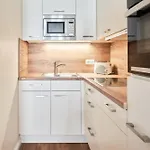 325, Seepark *