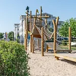 Apartment 325, Seepark *