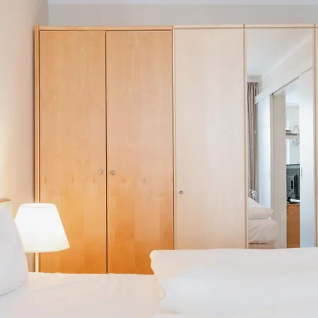 325, Seepark アパート *